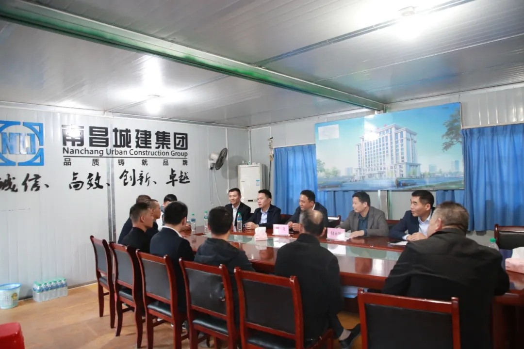 南昌城投集团人武部开展传承武士精神，，，，做集团建设生长的“排头兵”座谈会